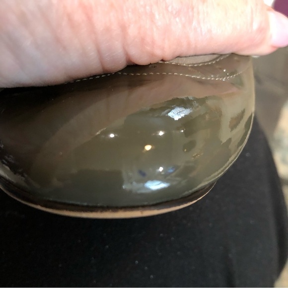 𝅺COLE Haan suede and patent leather spectator style flats. Gray. Size 10B - Picture 7 of 10